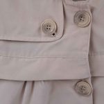 کاپشن بارونی دخترانه لوویا نمای جزئیات دکمه ها برند 313 لباس بچه گانه