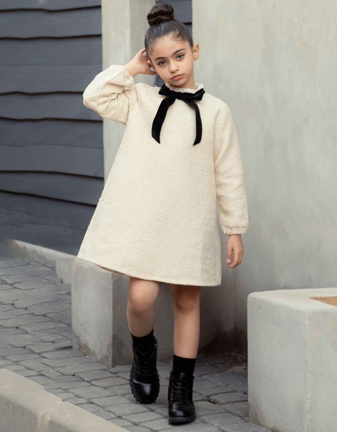 پیراهن دخترانه ژاکارد لارا رنگ کرم برند 313 لباس بچه گانه