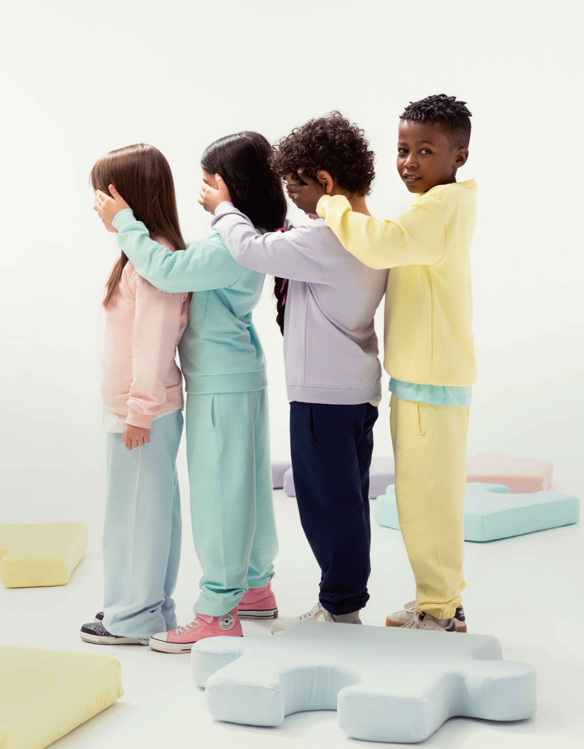 بلوز دورس بیسیک بچه گانه– رنگ‌بندی متنوع (مشکی، زرد، یاسی، صورتی، آبی، سورمه‌ای، آبی فیروزه‌ای و شیری) – مناسب ۱ تا ۱۵ سال